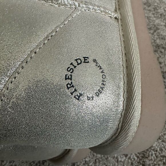 Fireside by Dearfoams Women's Riverland Genuine Shearling Micro Bootie 8 - Picture 5 of 9